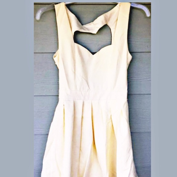 2 LEFT!▪️4x ʜᴘ💕ʜᴇᴀʀᴛ ᴅʀᴇss - Picture 5 of 6